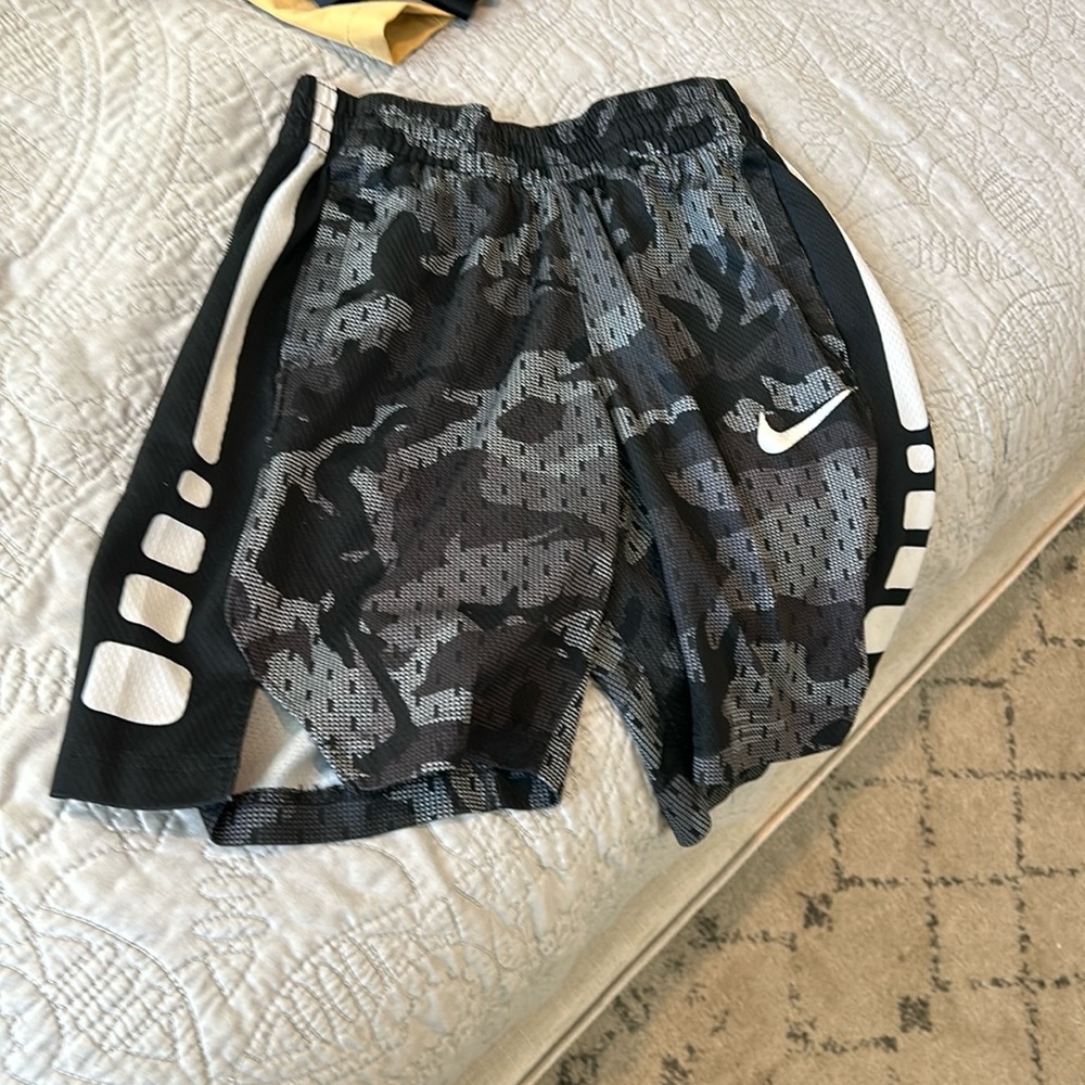 Nike active wear shorts. Size small